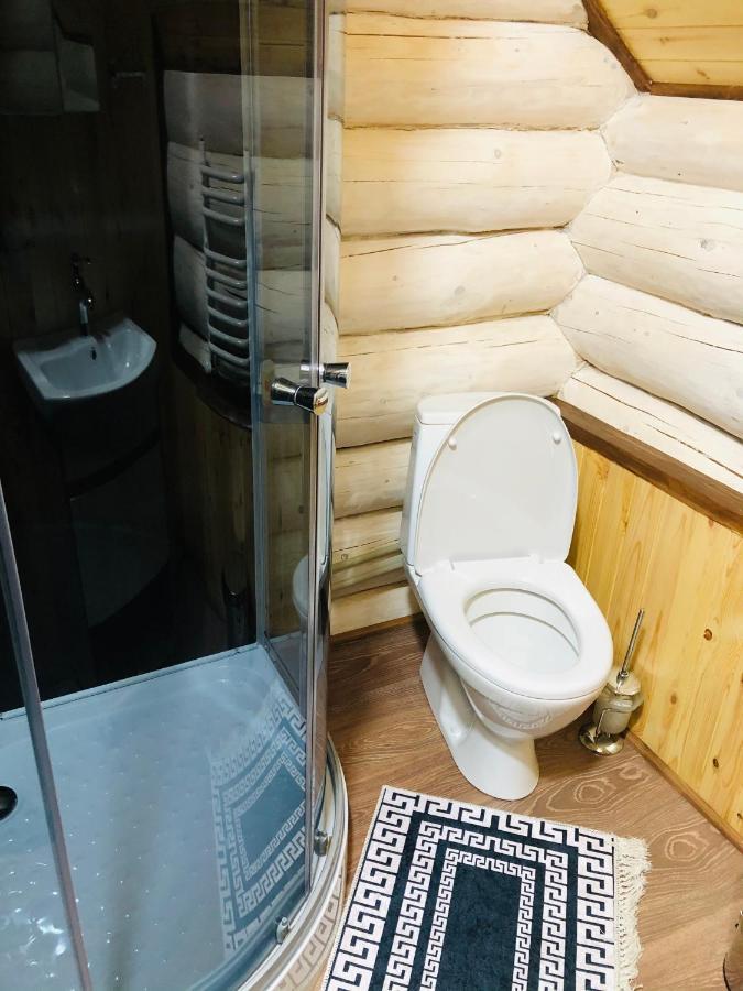 У Віти Котедж4 Synevyrsʼka Polyana Eksteriør bilde